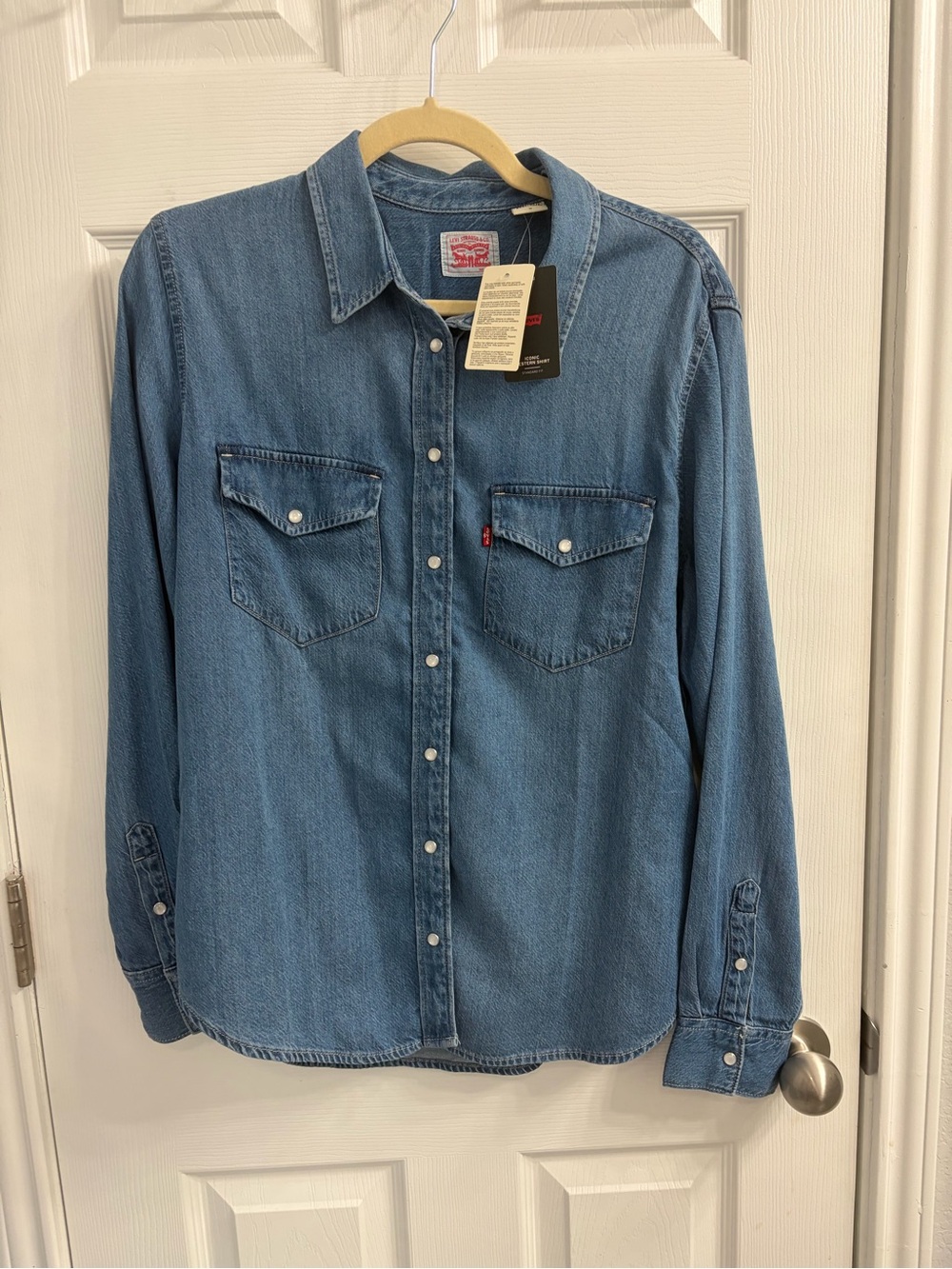 NWT Levi's Medium Blue Denim Western Shirt